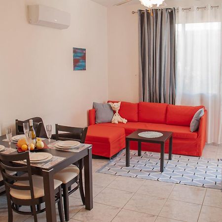 Cozy 1 Bedroom Apartment In Walking Distance To The Municipal Beach Paphos Exteriér fotografie
