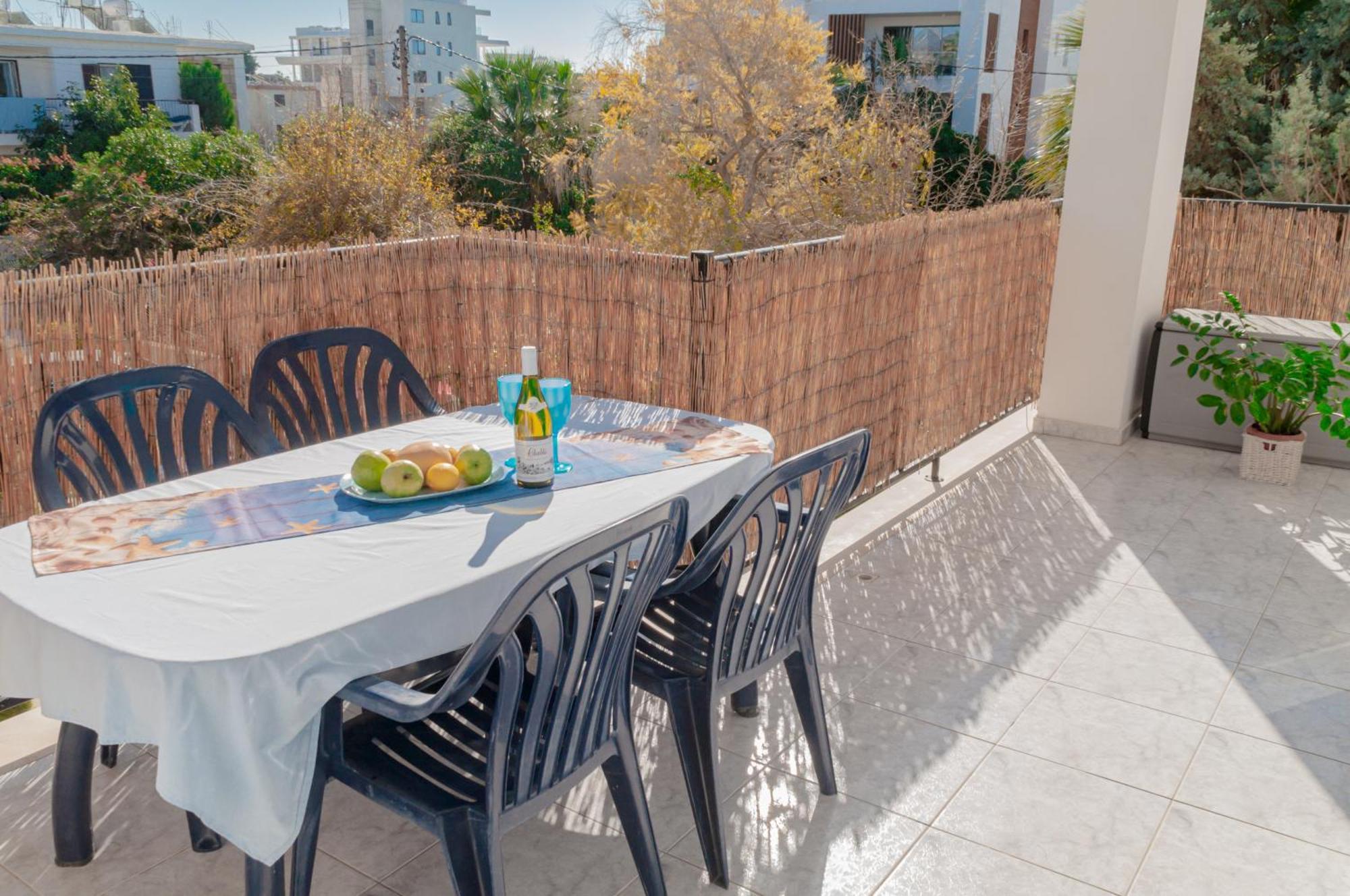 Cozy 1 Bedroom Apartment In Walking Distance To The Municipal Beach Paphos Exteriér fotografie