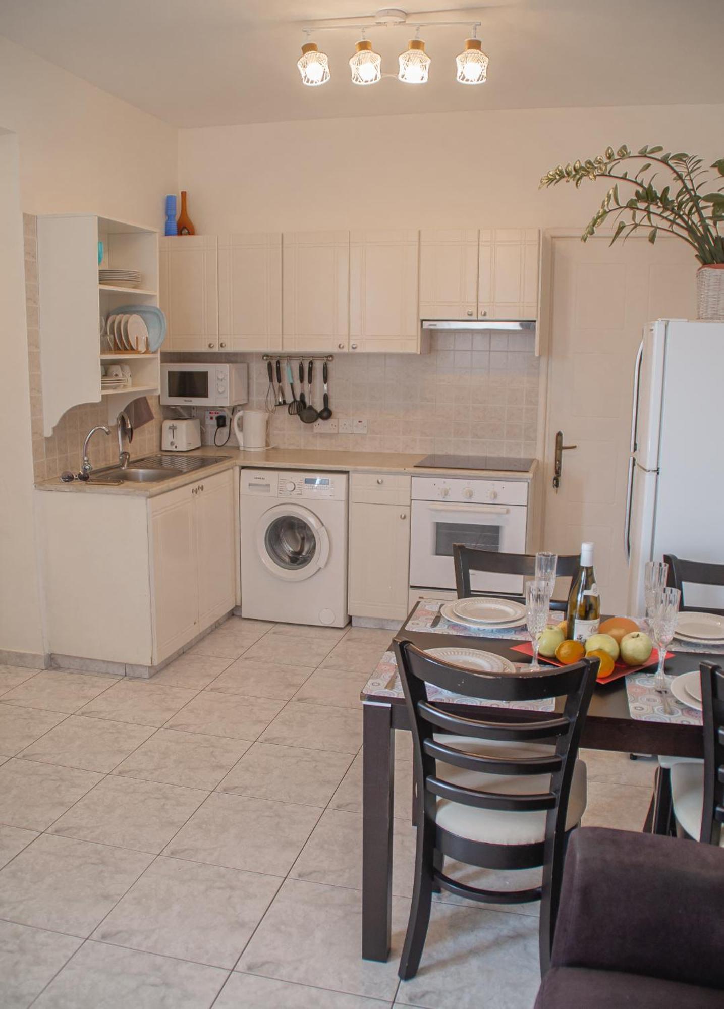 Cozy 1 Bedroom Apartment In Walking Distance To The Municipal Beach Paphos Exteriér fotografie